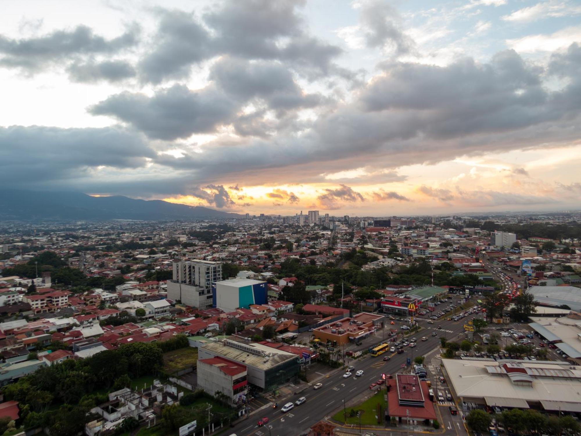 Ifreses, Study Full Equipped Whith Pool, Air- Conditioning, Spectacular View Of The City, Parking With Additional Payment Curridabat Buitenkant foto