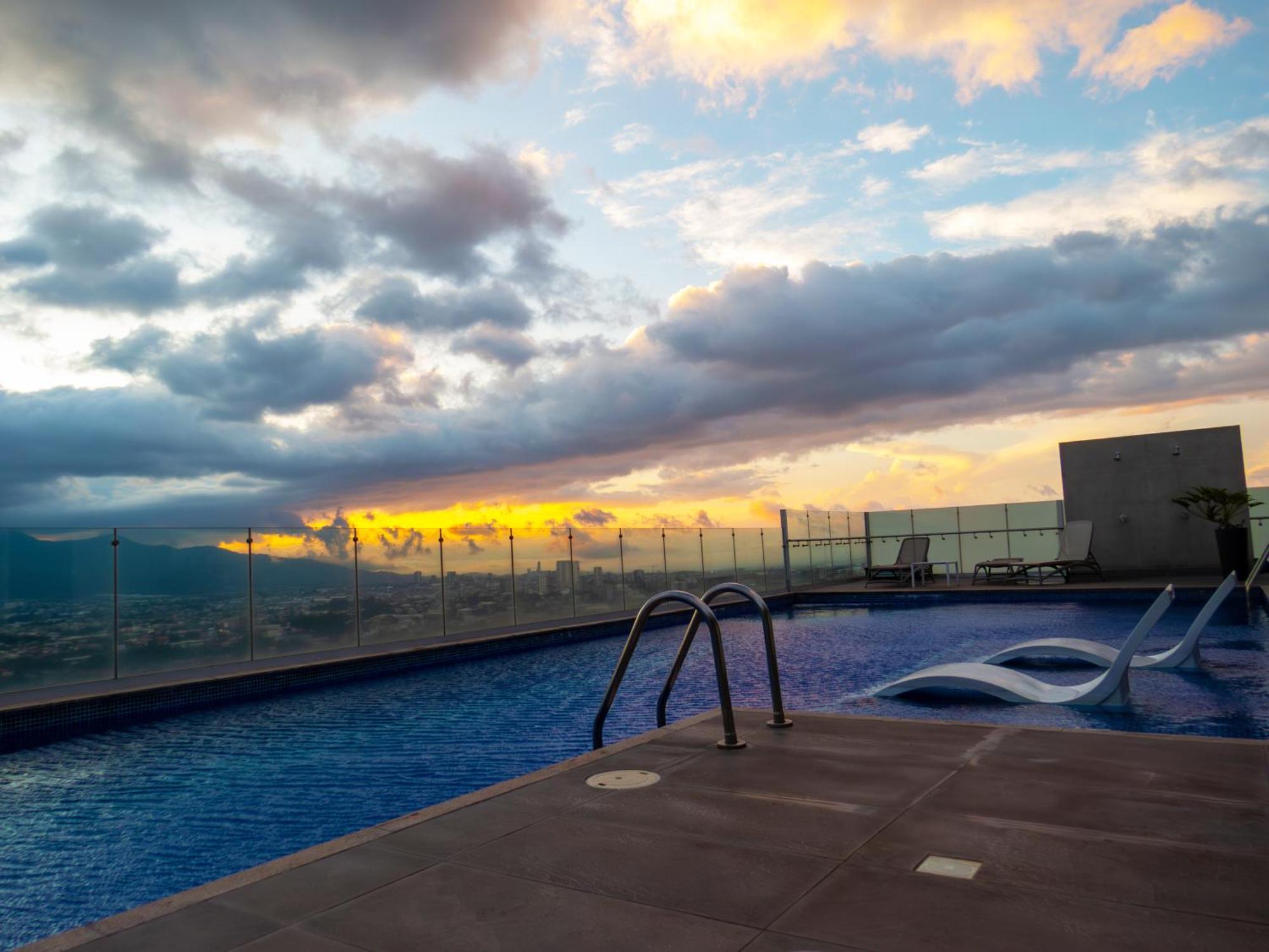 Ifreses, Study Full Equipped Whith Pool, Air- Conditioning, Spectacular View Of The City, Parking With Additional Payment Curridabat Buitenkant foto